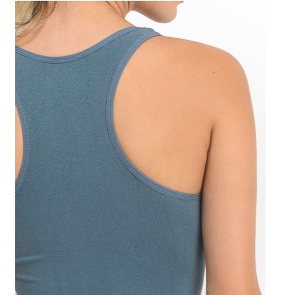 SALE💃🏼 Racerback Tank Soft & Stretchy - Picture 2 of 8